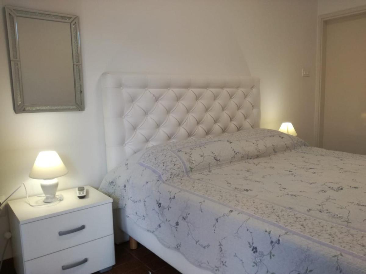 Apartmani Mladina Jelsa  Dış mekan fotoğraf